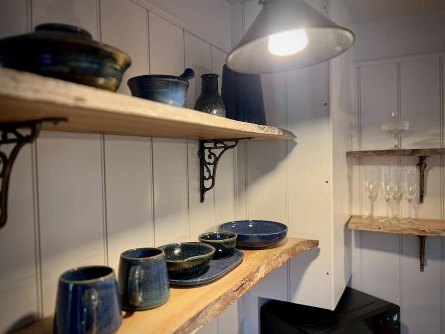 Period Apartment, Great Views, In Heart Of Town. 브래드포드온아본 외부 사진